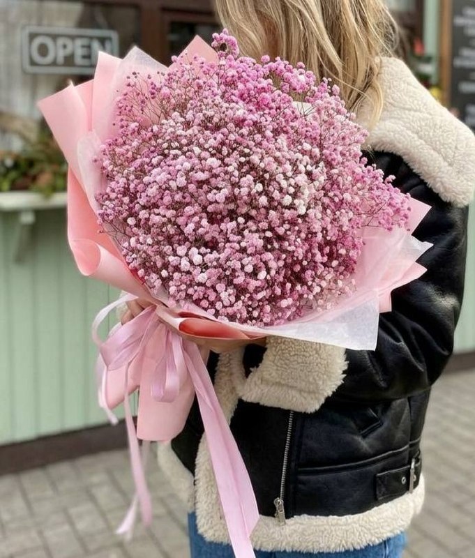Моно-букет из розовой гипсофилы